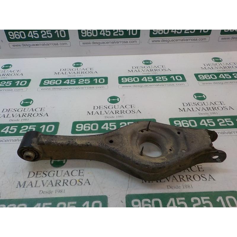 Recambio de brazo suspension inferior trasero derecho para hyundai i30 1.6 crdi cat referencia OEM IAM 552102H100  