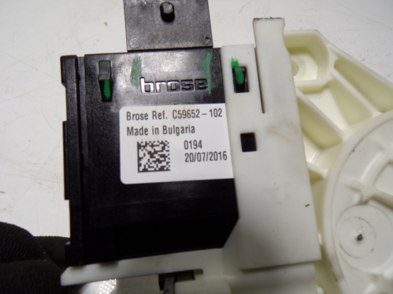 Recambio de motor elevalunas delantero derecho para alfa romeo giulia (952) 2.2 jtdm cat referencia OEM IAM 71779152 C59649102 C