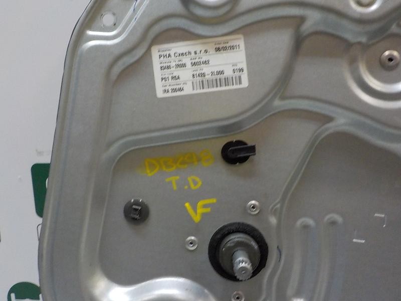 Recambio de elevalunas trasero derecho para hyundai i30 1.6 crdi cat referencia OEM IAM 834812R000  