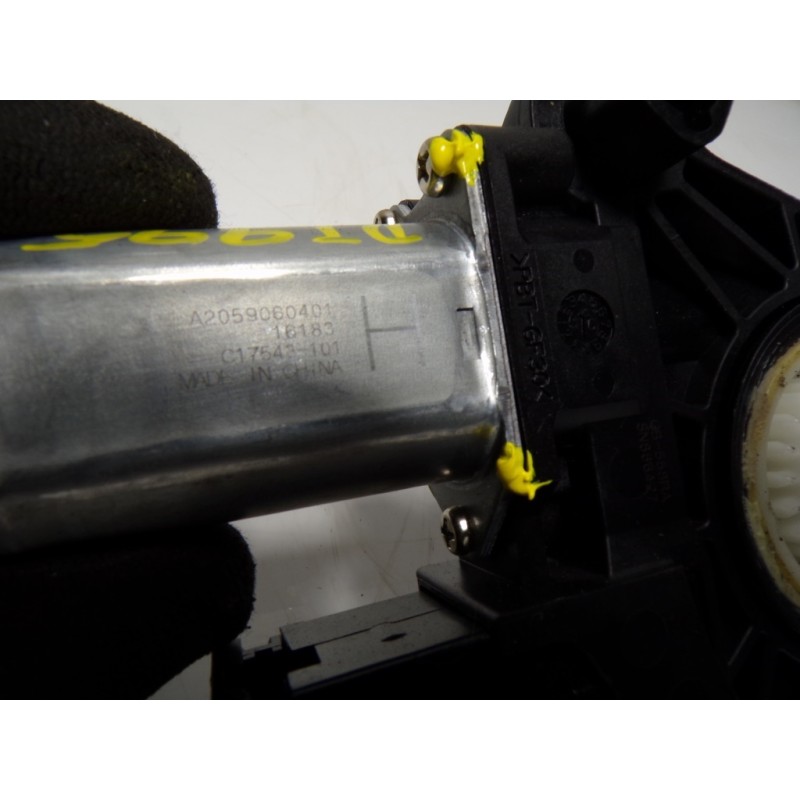 Recambio de motor elevalunas trasero derecho para alfa romeo giulia (952) 2.2 jtdm cat referencia OEM IAM 71779158 C59654102 C59