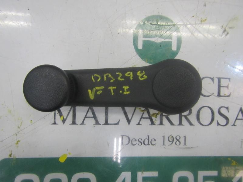 Recambio de maneta elevalunas trasera izquierda para hyundai i30 1.6 crdi cat referencia OEM IAM 8263022001WK  