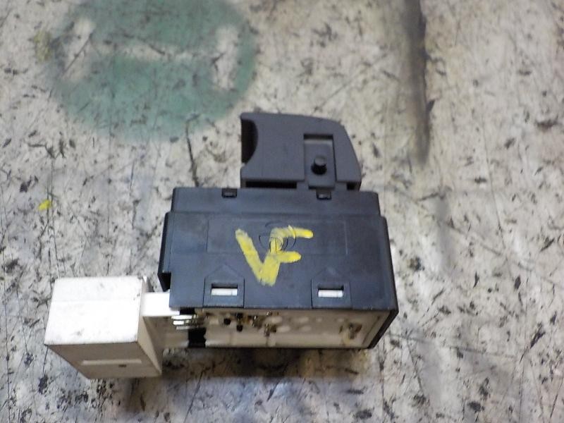 Recambio de mando elevalunas trasero derecho para chevrolet epica 2.0 diesel cat referencia OEM IAM 96645210  