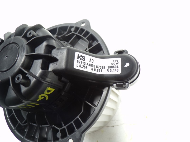 Recambio de motor calefaccion para hyundai i30 fastback 1.4 tgdi cat referencia OEM IAM 97113A4000  