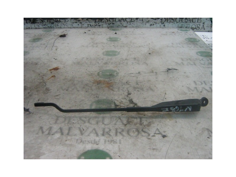Recambio de brazo limpia delantero izquierdo para renault clio i phase iii 1.9 d campus referencia OEM IAM   
