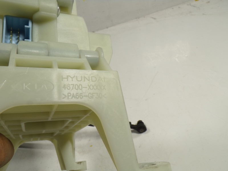 Recambio de palanca cambio para hyundai i30 fastback 1.4 tgdi cat referencia OEM IAM 46700G3210 46700 