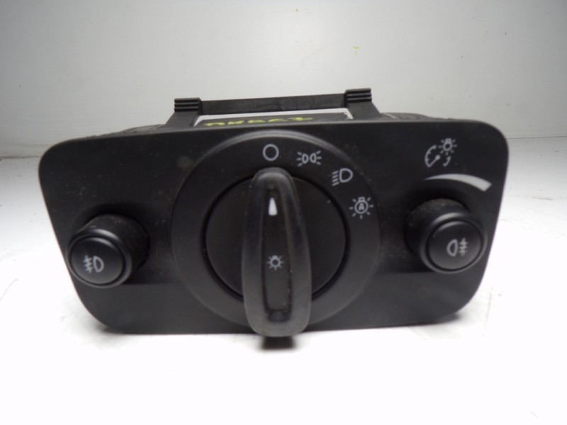 Recambio de mando luces para ford kuga (cbs) 2.0 tdci cat referencia OEM IAM AV6T13A024EC AV6T13A024EC 