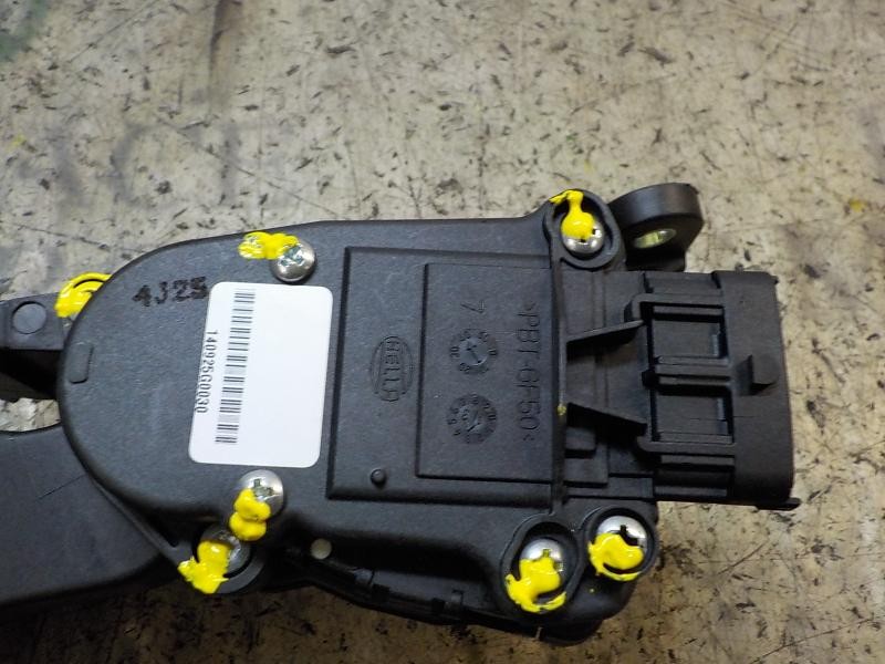 Recambio de potenciometro pedal para chevrolet epica 2.0 diesel cat referencia OEM IAM 96956790  