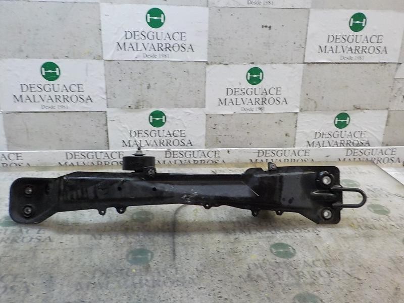 Recambio de travesaño inferior para chevrolet epica 2.0 diesel cat referencia OEM IAM 96639702  