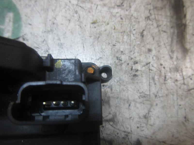 Recambio de cerradura puerta trasera derecha para renault clio grandtour authentique referencia OEM IAM 8200300129  