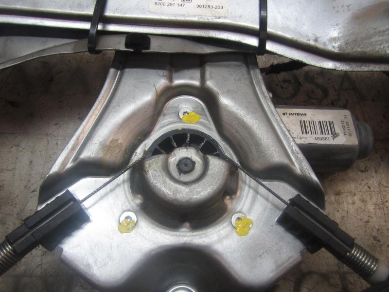 Recambio de elevalunas delantero derecho para renault clio grandtour authentique referencia OEM IAM 8200291147 400861 400861