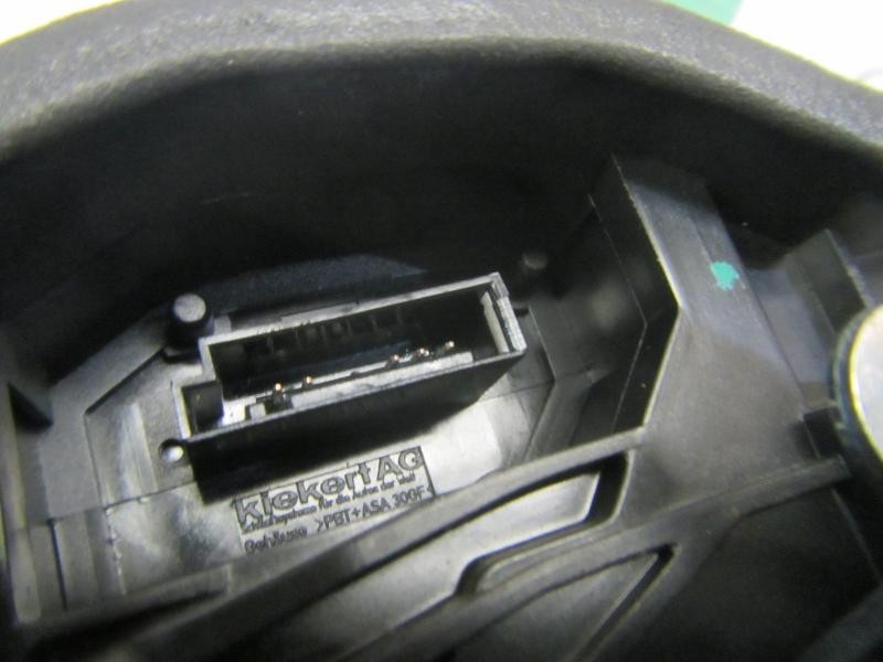 Recambio de cerradura puerta trasera derecha para bmw serie 1 berlina (e81/e87) 120d referencia OEM IAM 51227202148  