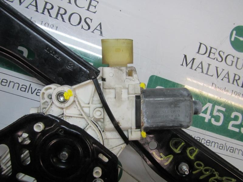 Recambio de elevalunas delantero derecho para bmw serie 1 berlina (e81/e87) 120d referencia OEM IAM 51337138466  