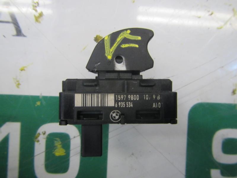 Recambio de mando elevalunas delantero derecho para bmw serie 1 berlina (e81/e87) 120d referencia OEM IAM 61316970247  