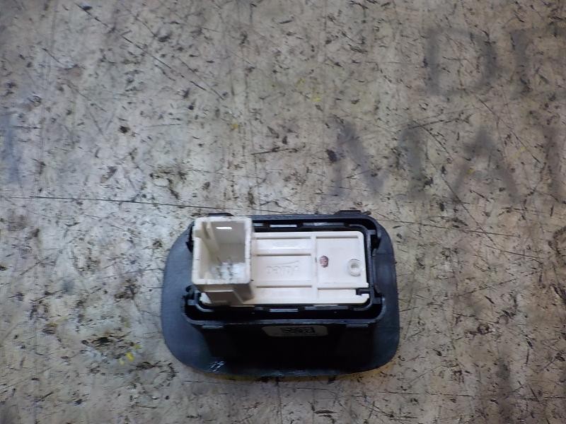 Recambio de mando elevalunas trasero derecho para peugeot 2008 (--.2013) active referencia OEM IAM 96751119ZD  