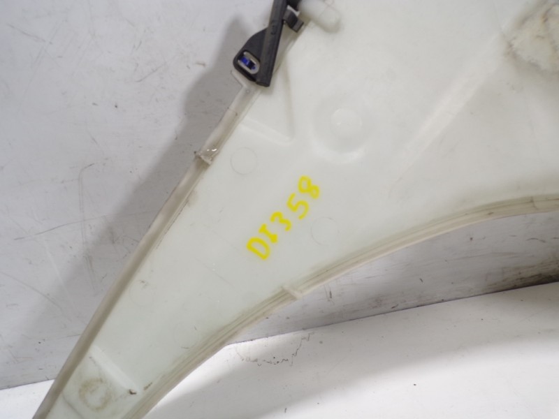 Recambio de deposito limpia para bmw serie 1 coupe (e82) 118d referencia OEM IAM 61667238669  