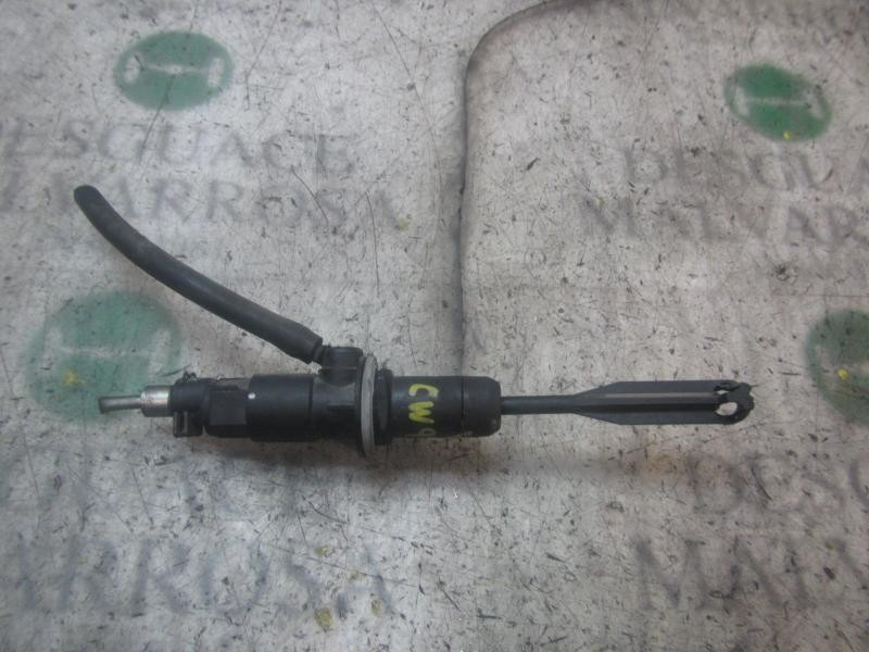 Recambio de bomba embrague para dacia logan laureate referencia OEM IAM 6001548446  