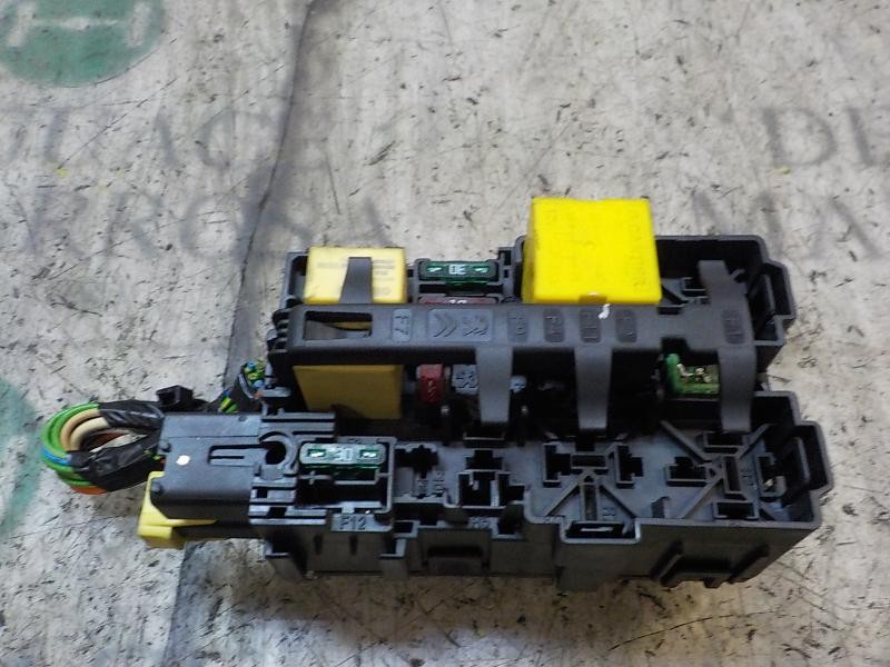 Recambio de caja reles / fusibles para peugeot 2008 (--.2013) active referencia OEM IAM  9806192580 