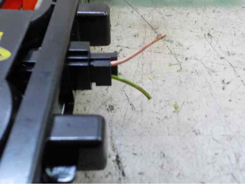 Recambio de piloto trasero central para citroën c-elysée 1.2 12v vti referencia OEM IAM 9675807280  