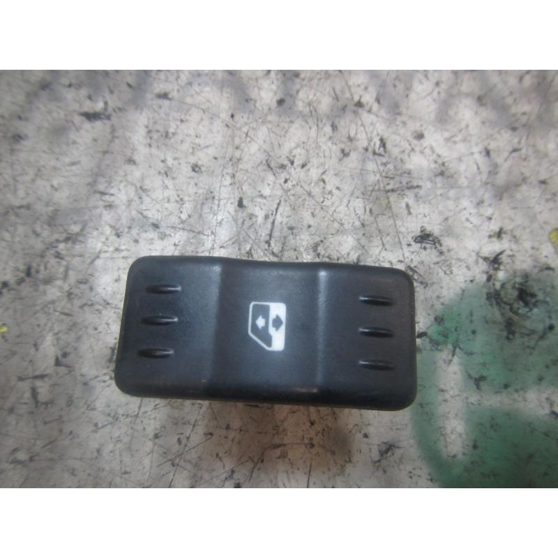 Recambio de mando elevalunas delantero derecho para dacia logan laureate referencia OEM IAM 6001546816  