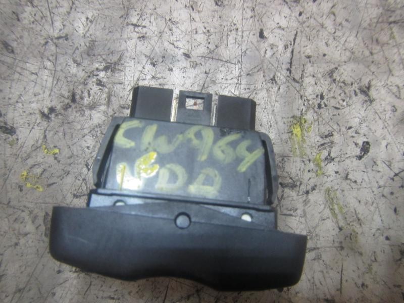 Recambio de mando elevalunas delantero derecho para dacia logan laureate referencia OEM IAM 6001546816  