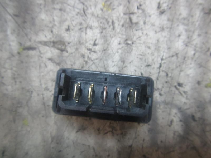 Recambio de mando elevalunas delantero derecho para dacia logan laureate referencia OEM IAM 6001546816  