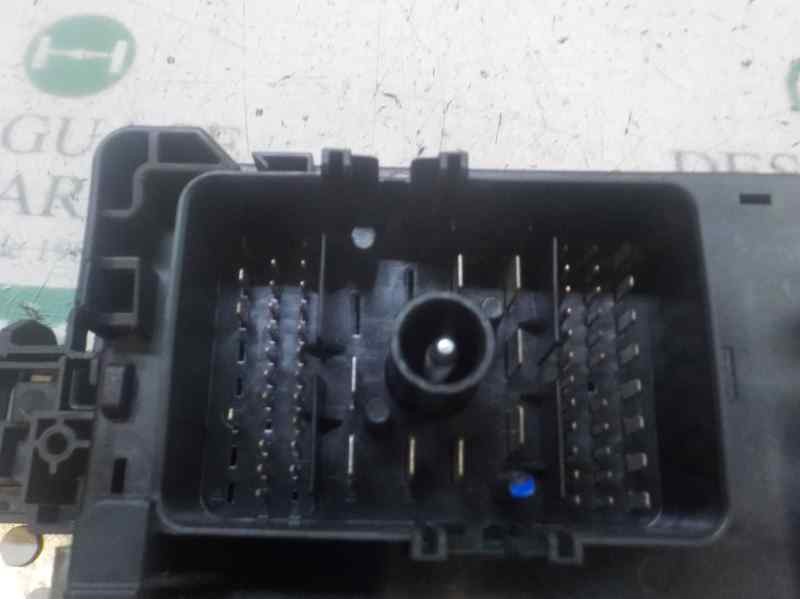 Recambio de caja reles / fusibles para opel insignia berlina cosmo referencia OEM IAM   