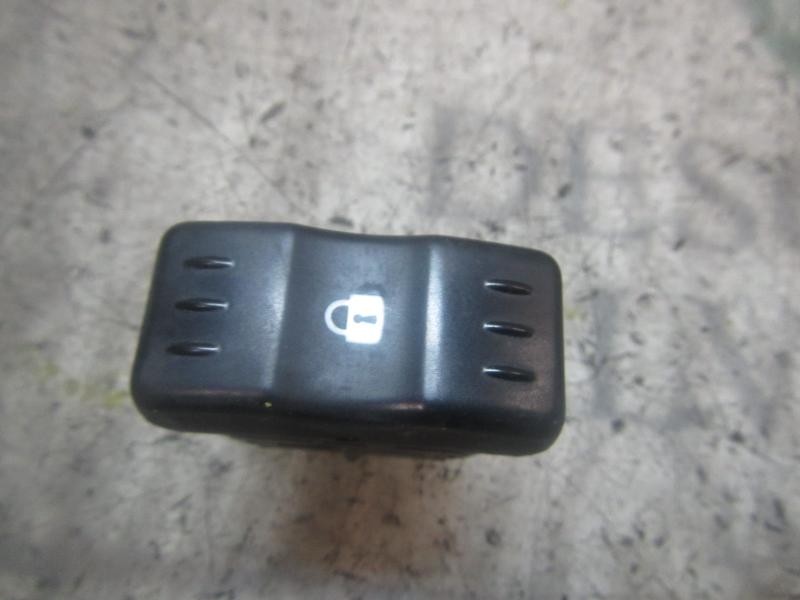 Recambio de modulo electronico para dacia logan laureate referencia OEM IAM 8200870249  