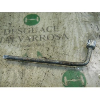 LLAVE RUEDA 