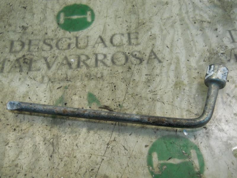 Recambio de llave rueda para toyota yaris (ncp1/nlp1/scp1) 1.0 linea sol referencia OEM IAM   