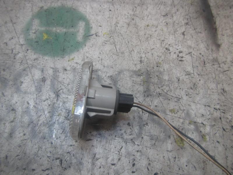 Recambio de piloto lateral izquierdo para dacia logan laureate referencia OEM IAM 8200257684  