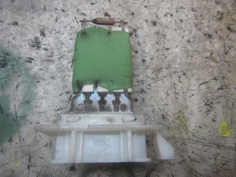 Recambio de resistencia calefaccion para dacia logan laureate referencia OEM IAM 6001551674  