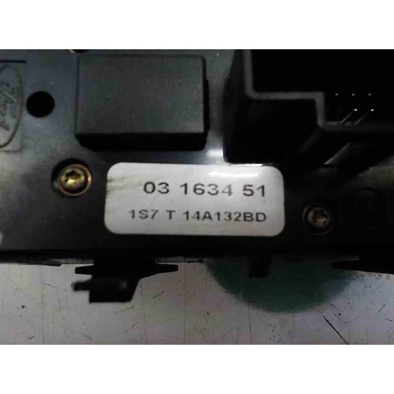 Recambio de mando elevalunas delantero izquierdo para ford mondeo berlina (ge) 1.8 16v cat referencia OEM IAM   