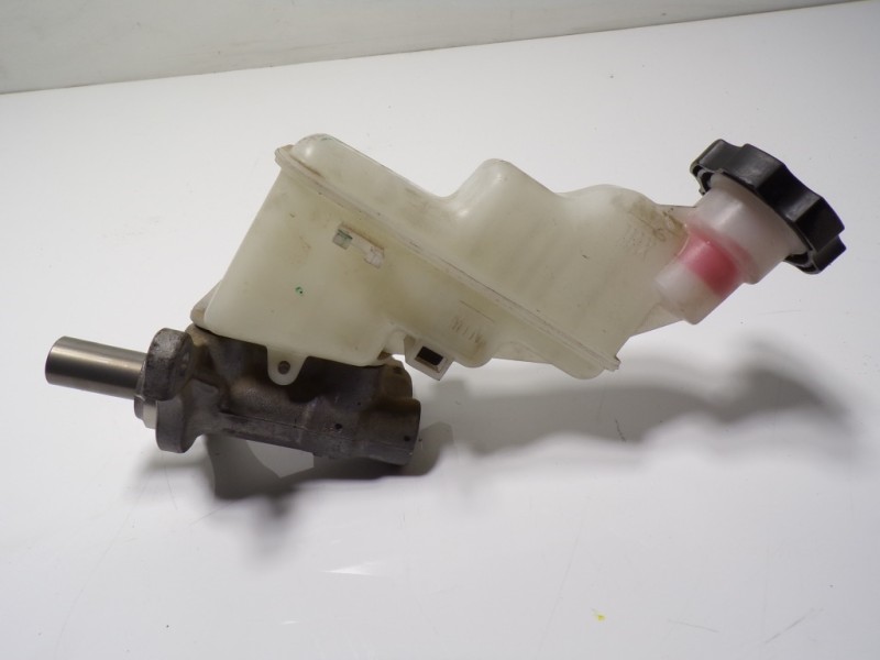 Recambio de bomba freno para hyundai i20 1.2 cat referencia OEM IAM 58510C8200 S0357 