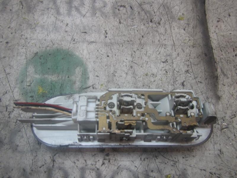 Recambio de piloto interior para dacia logan laureate referencia OEM IAM 8200073231  