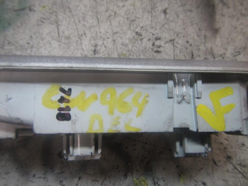 Recambio de piloto interior para dacia logan laureate referencia OEM IAM 8200073231  