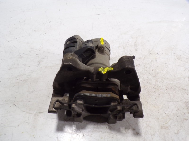 Recambio de pinza freno trasera izquierda para audi a3 sportback (8va) 1.6 tdi referencia OEM IAM 8V0615423  