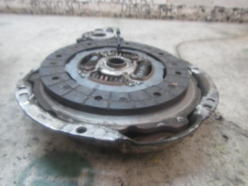 Recambio de kit embrague para toyota yaris 1.3 16v cat referencia OEM IAM 3121052130  