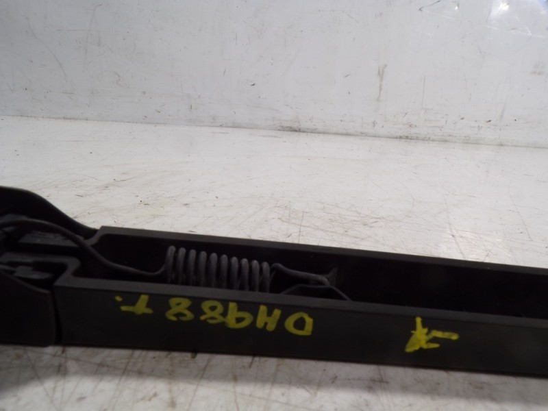 Recambio de brazo limpia trasero para audi a3 sportback (8va) 1.6 tdi referencia OEM IAM 8V39554071P9  