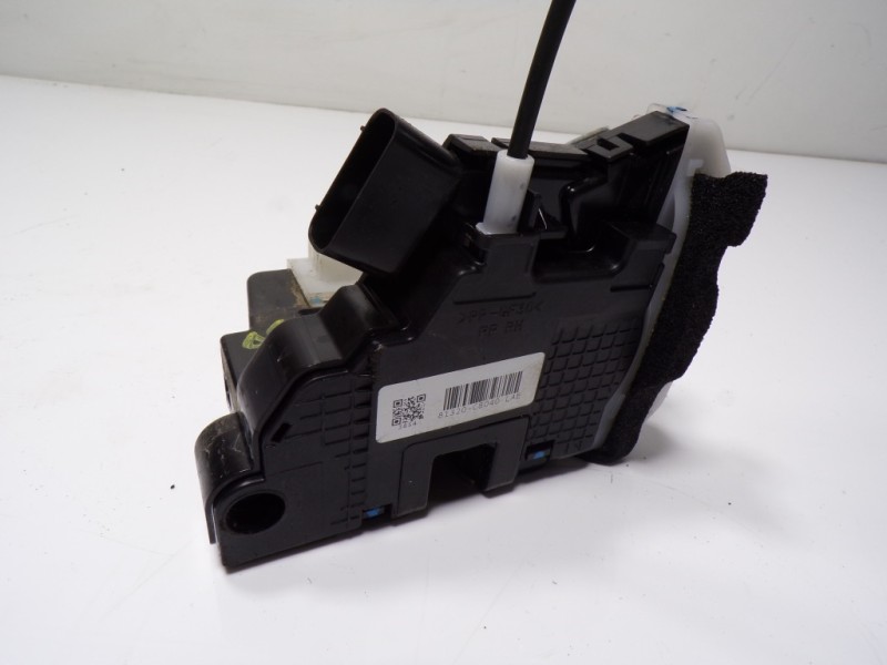 Recambio de cerradura puerta delantera derecha para hyundai i20 1.2 cat referencia OEM IAM 81320C8040 81320C8040 