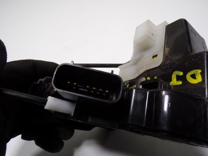 Recambio de cerradura puerta delantera izquierda para hyundai i20 1.2 cat referencia OEM IAM 81310C8020 81310C8020 