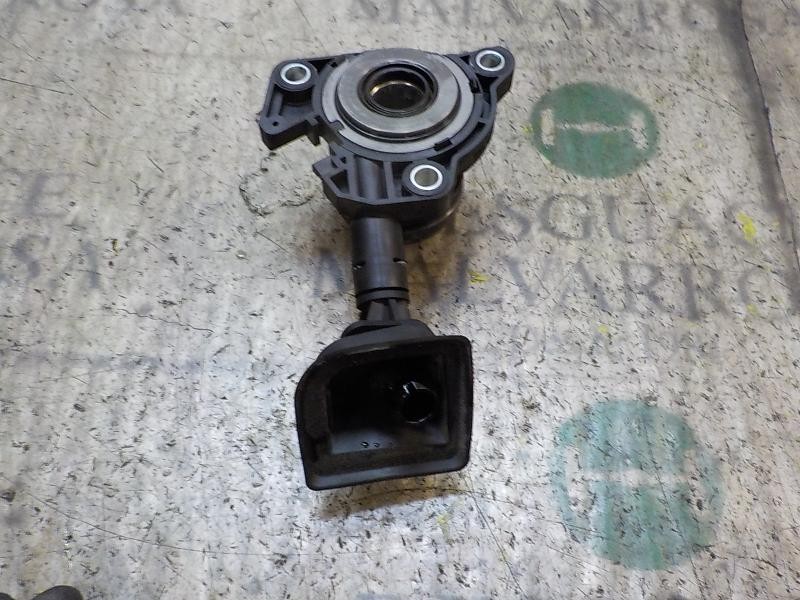 Recambio de bombin embrague para peugeot 308 1.2 12v e-thp referencia OEM IAM 9677933380  
