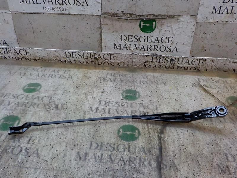 Recambio de brazo limpia delantero derecho para peugeot 308 1.2 12v e-thp referencia OEM IAM 1610672480  