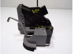 Recambio de cerradura puerta trasera derecha para hyundai i20 1.2 cat referencia OEM IAM 81420C8020 81420C8020  2