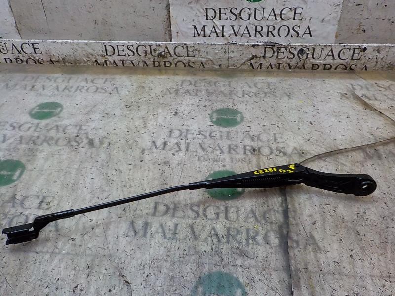 Recambio de brazo limpia delantero izquierdo para peugeot 308 1.2 12v e-thp referencia OEM IAM 1610670580  
