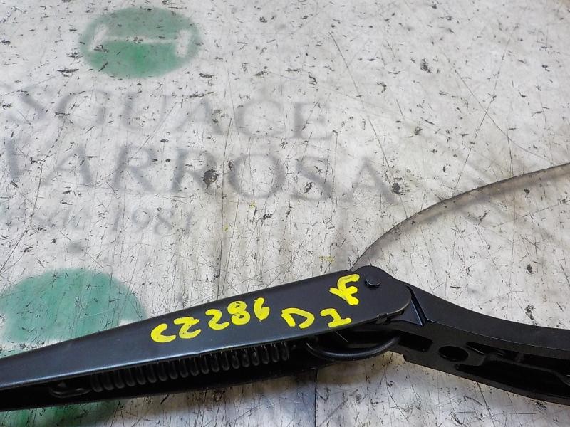 Recambio de brazo limpia delantero izquierdo para peugeot 308 1.2 12v e-thp referencia OEM IAM 1610670580  