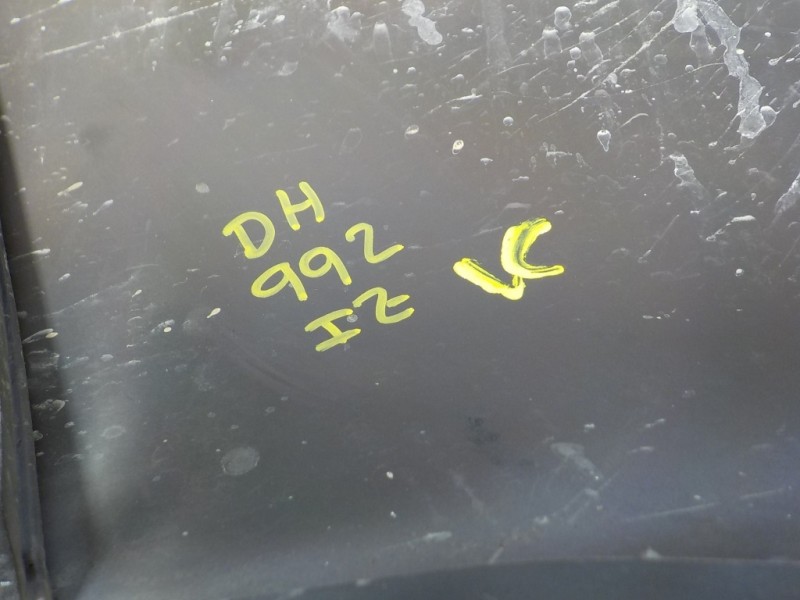 Recambio de aleta delantera izquierda para volkswagen touareg (7la) tdi r5 referencia OEM IAM 7L6821101K  