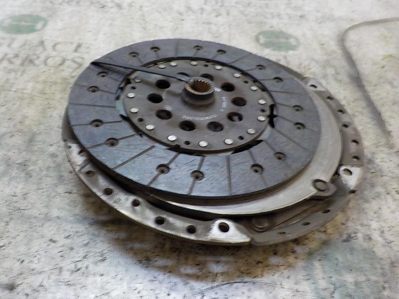 Recambio de kit embrague para volvo c70 coupe 2.4 turbo cat referencia OEM IAM 272449  