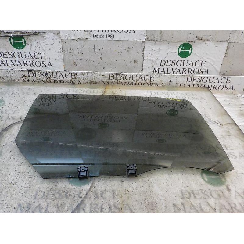 Recambio de cristal puerta trasero derecho para peugeot 308 1.2 12v e-thp referencia OEM IAM 9677868680  