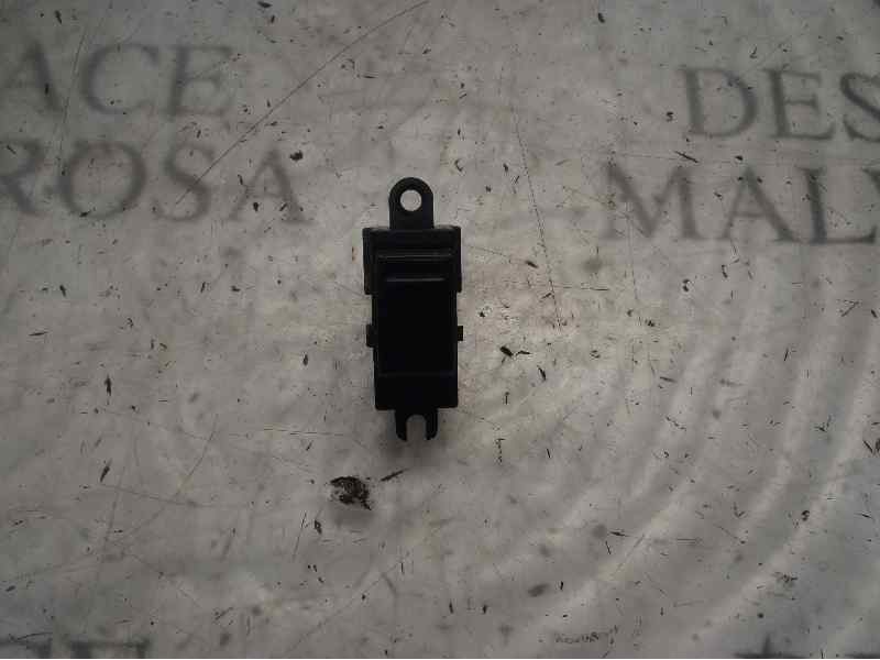 Recambio de mando elevalunas trasero izquierdo para nissan primera berlina (p12) acenta referencia OEM IAM   