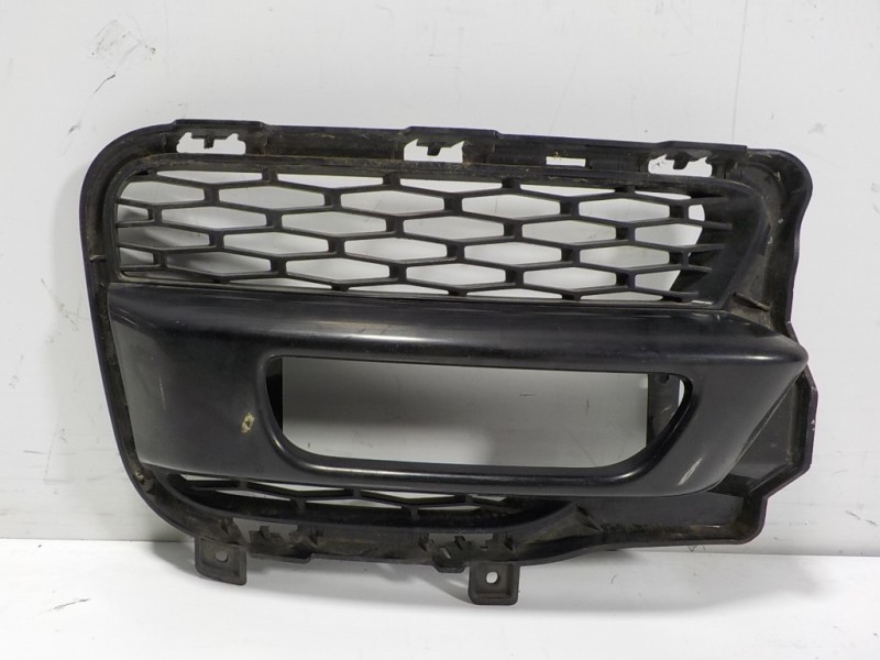 Recambio de rejilla paragolpes derecha para land rover range rover sport hse referencia OEM IAM LR045033 DK6217K946AA 